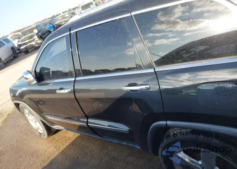 2013 Jeep Grand Cherokee Overland из США, поврежденный, VIN 1C4RJECG8DC588115